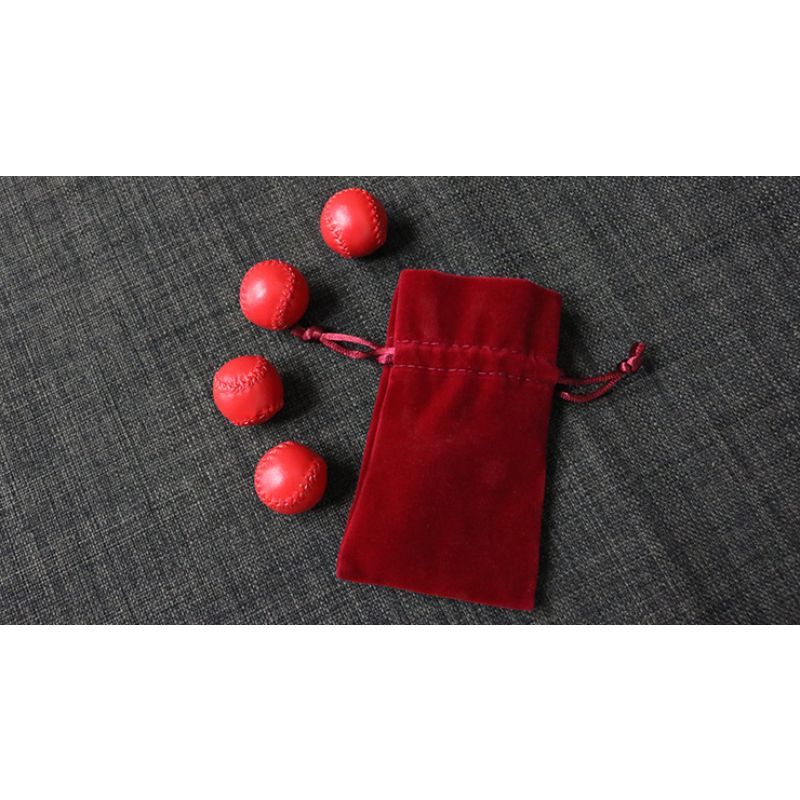 Foto Set of 4 Leather Balls for Cups and Balls (Red and Red) by Leo Smetsers - Trick