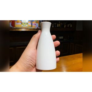 The Chinese Flagon SMALL (Gimmick and Online Instructions) by Bacon Magic - Trick (VT)