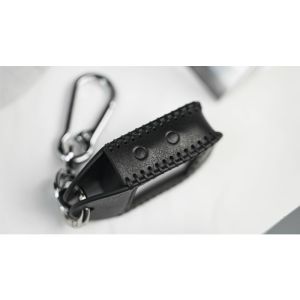 Palm Peeker Keychain Case by PITATA MAGIC - Trick