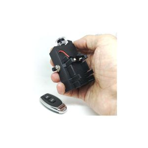 Remote Control Flying Silk by Quique Marduk