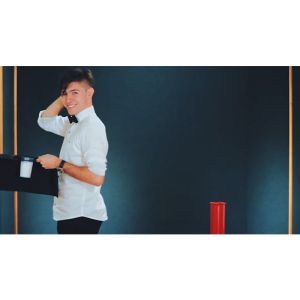 Vanishing Glass of Milk PRO (Gimmicks and Online Instructions) by Bazar de Magia - Trick