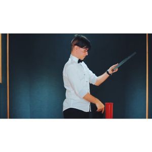 Vanishing Glass of Milk PRO (Gimmicks and Online Instructions) by Bazar de Magia - Trick